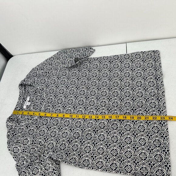 Chico's Size 0 (S/4-6) Blue White Medallion Top Short Sleeve Tee Coastal - Picture 4 of 8